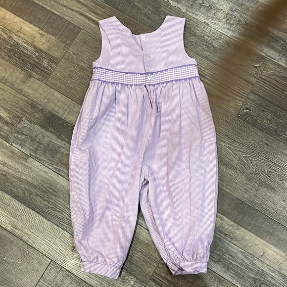 One piece romper with snap button closure on bottom - Picture 4 of 5